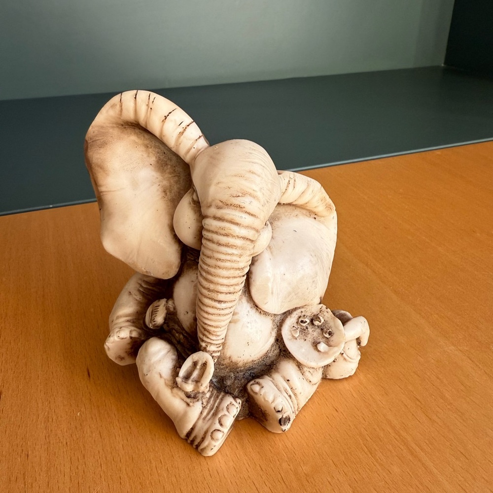 IElephant Figurine
